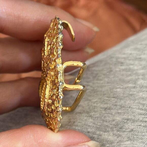 Vintage interlocking knot gold tone scarf slide - Picture 5 of 5